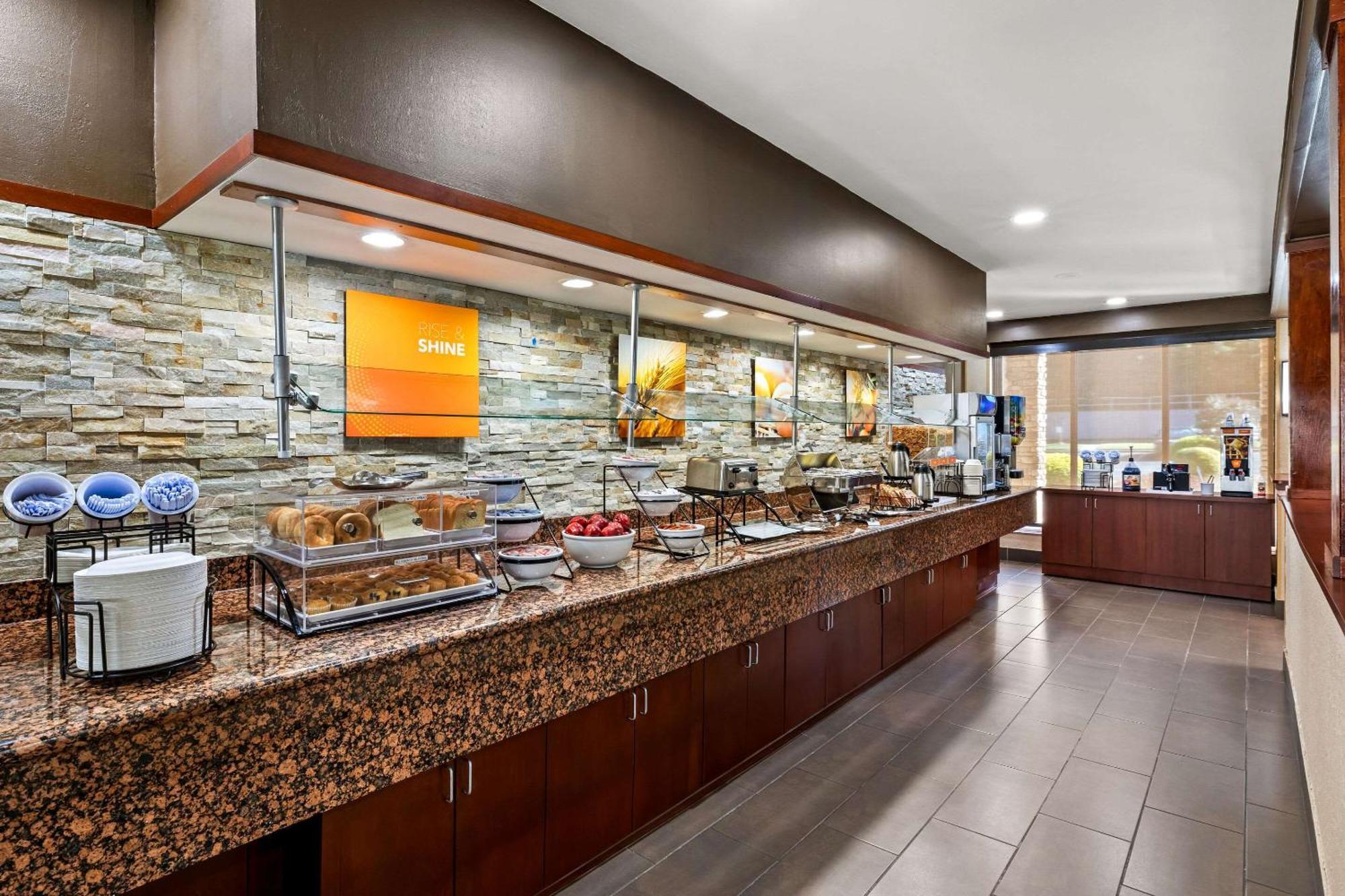 Comfort Inn Roswell-Dunwoody Екстериор снимка